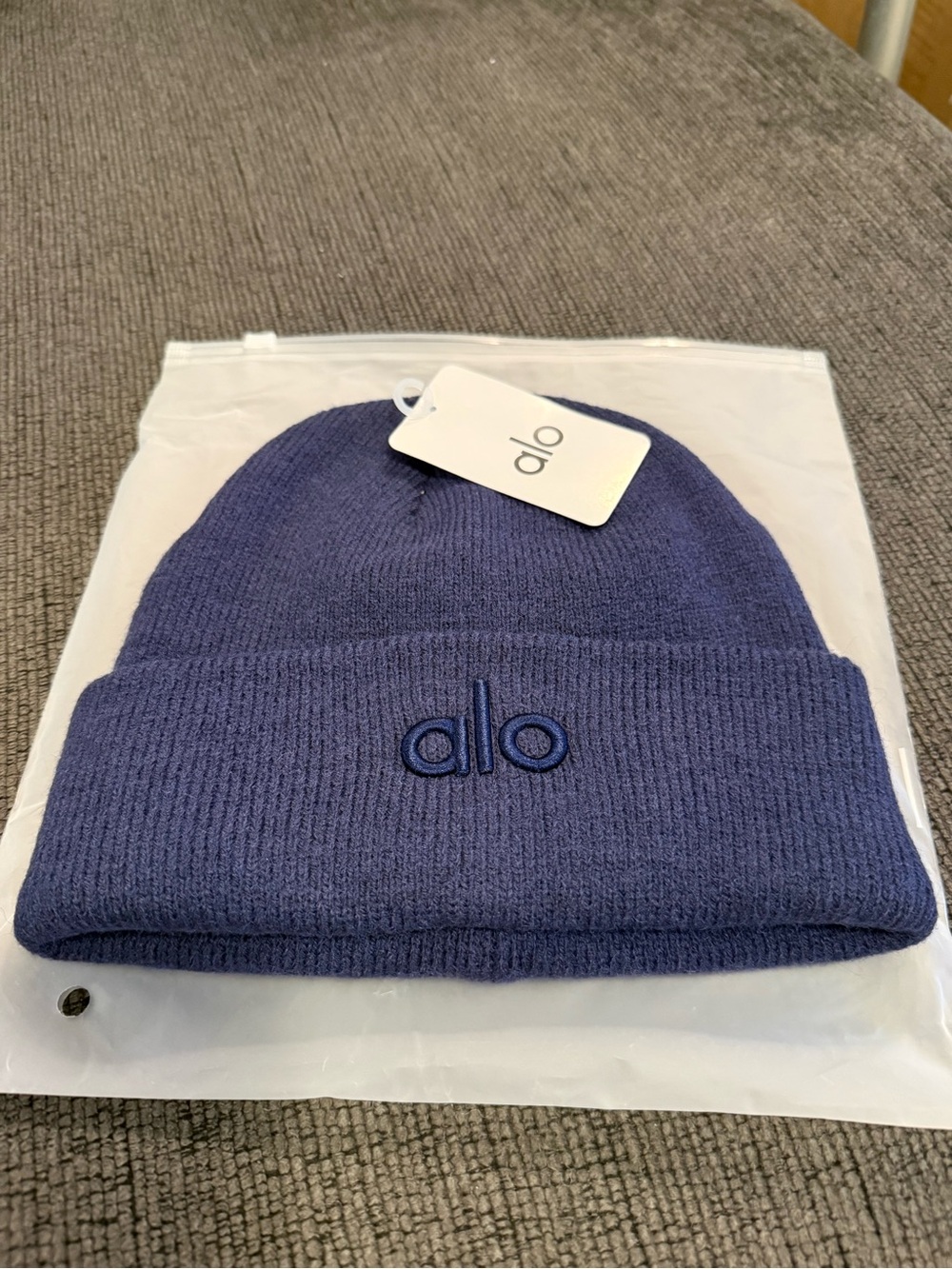ALO Yoga Ribbed Beanie in Navy